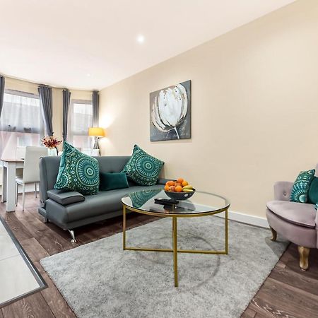 Family Friendly, Zone 2, 2 Beds, Overground London Kültér fotó