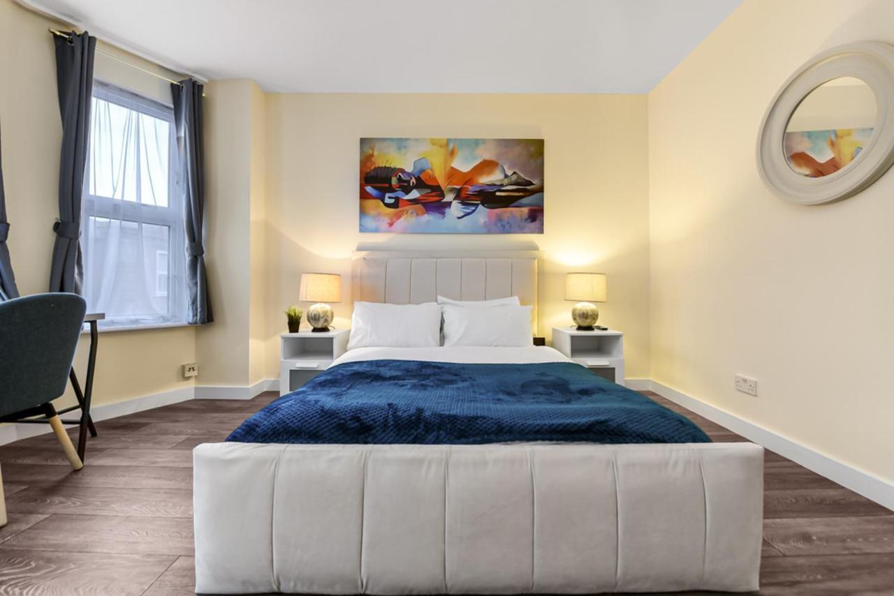 Family Friendly, Zone 2, 2 Beds, Overground London Kültér fotó