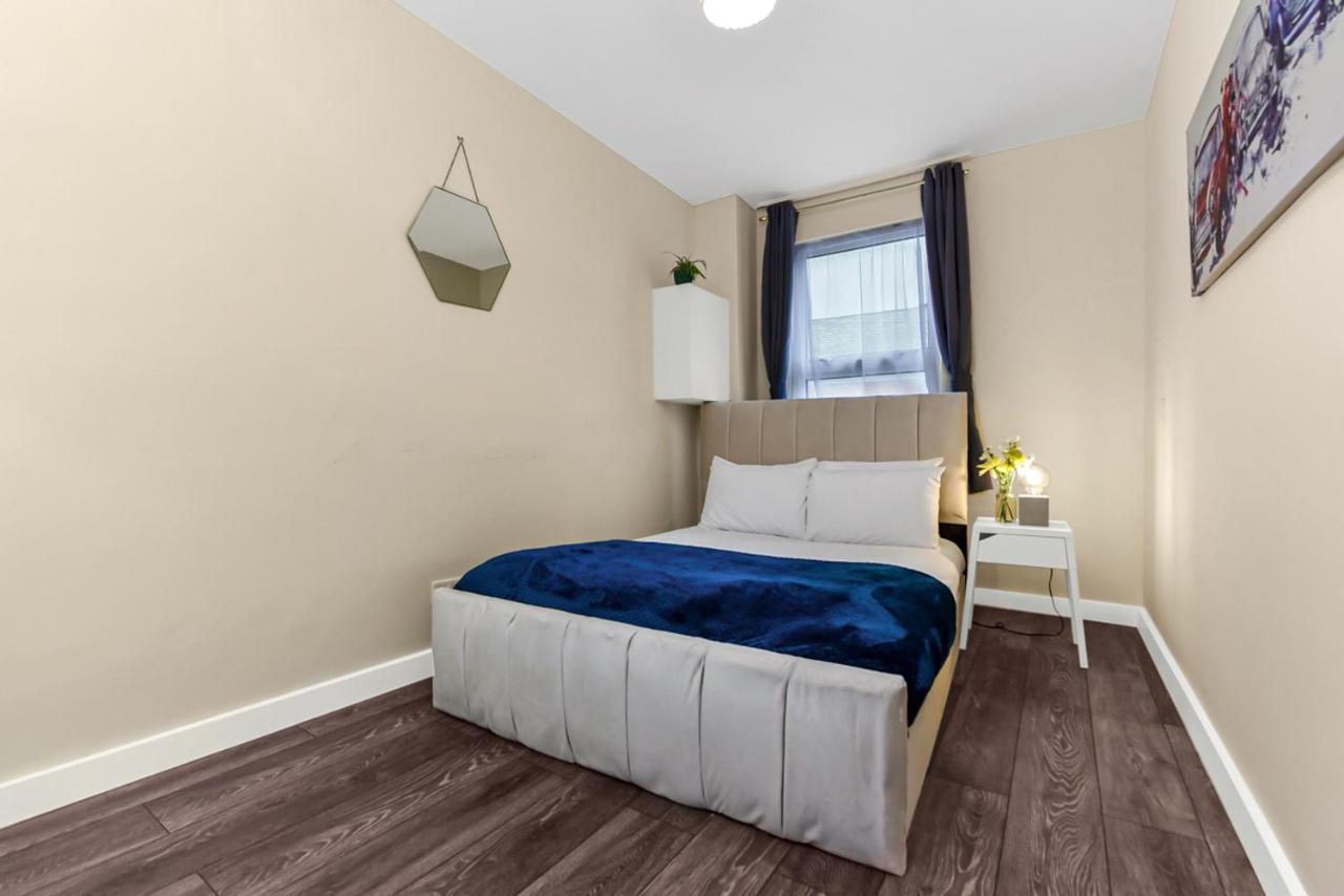 Family Friendly, Zone 2, 2 Beds, Overground London Kültér fotó