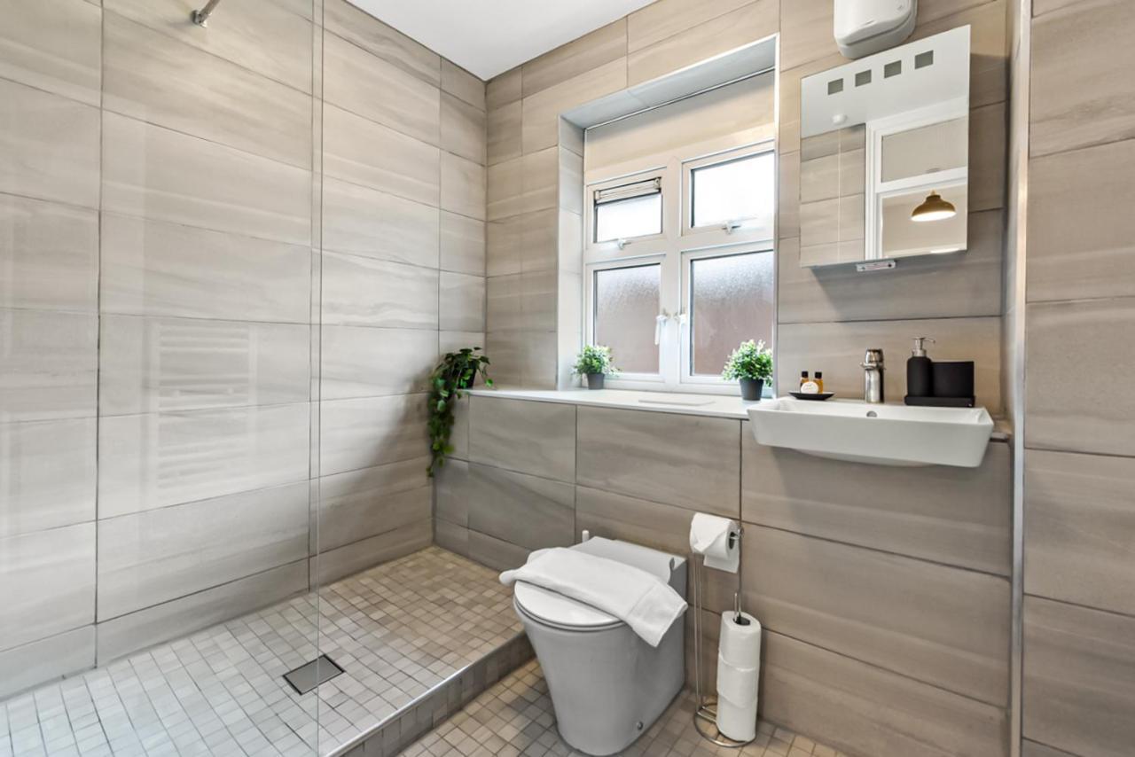 Family Friendly, Zone 2, 2 Beds, Overground London Kültér fotó