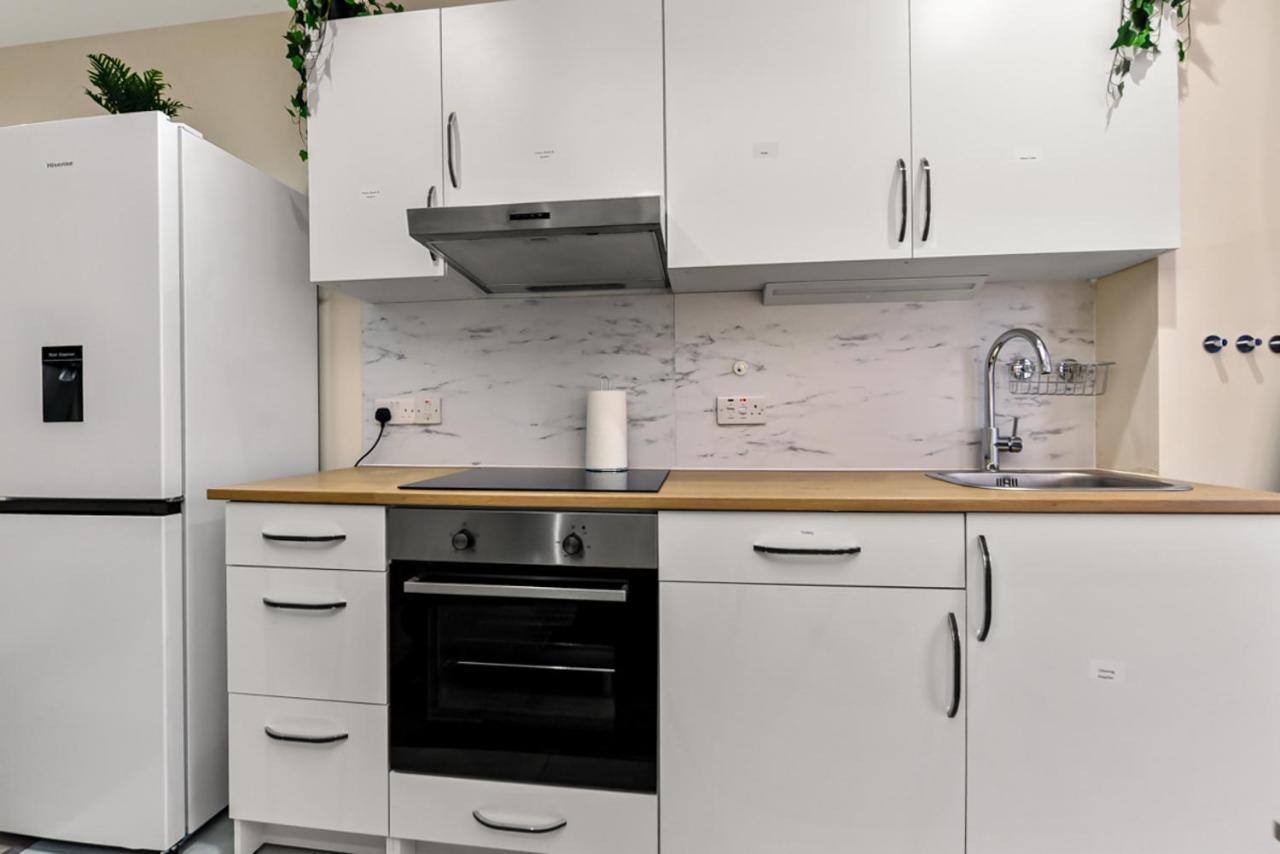 Family Friendly, Zone 2, 2 Beds, Overground London Kültér fotó