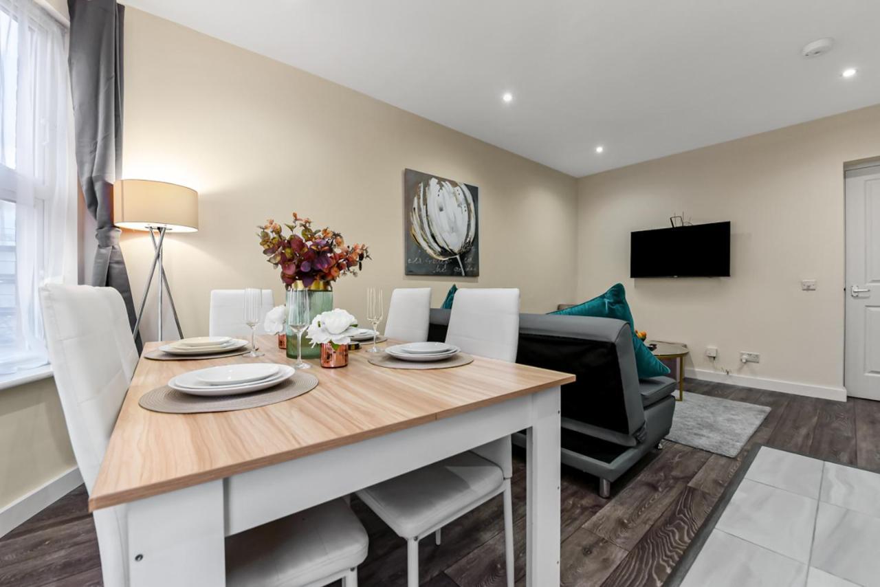 Family Friendly, Zone 2, 2 Beds, Overground London Kültér fotó