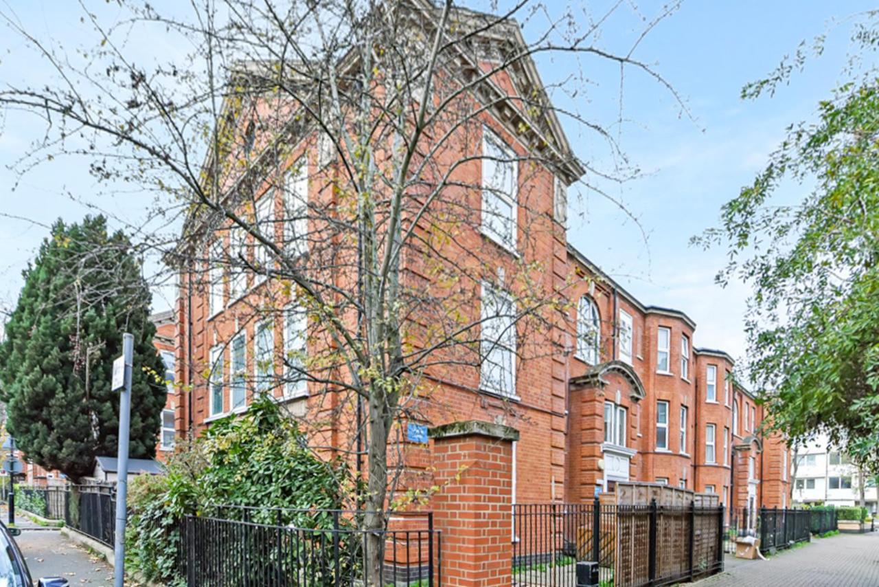 Family Friendly, Zone 2, 2 Beds, Overground London Kültér fotó